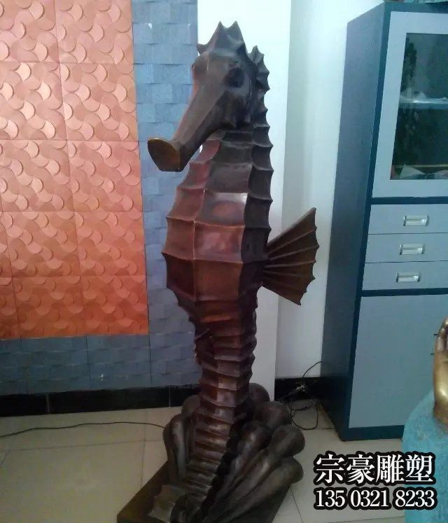 大型商場擺放的玻璃鋼創意海馬雕塑 大型商場擺放的玻璃鋼創意海馬雕塑