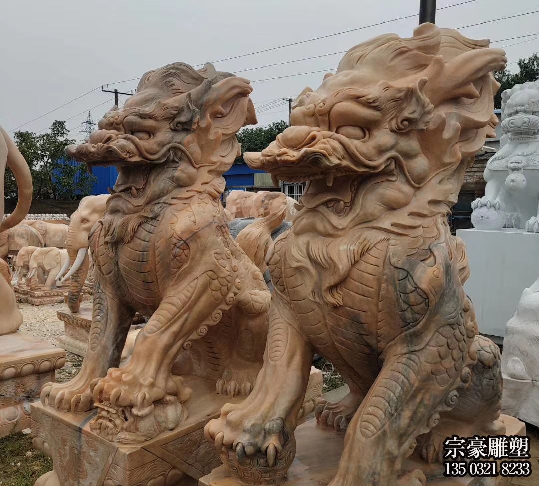 戶外廣場大型景觀黃蠟石石雕麒麟雕塑 戶外廣場大型景觀黃蠟石石雕麒麟雕塑