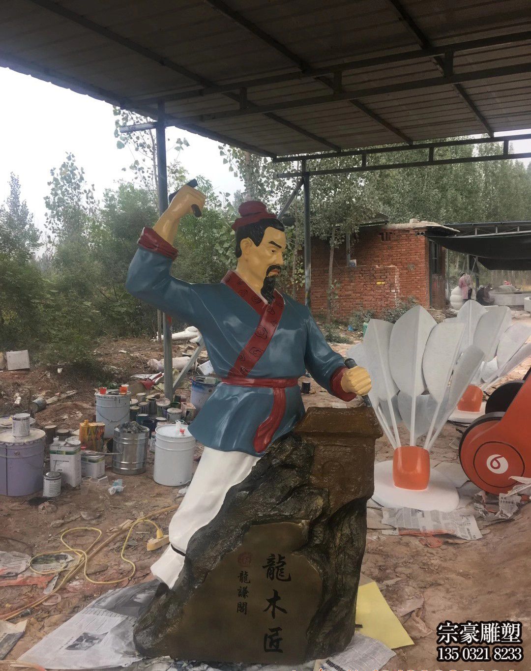 景區(qū)廣場(chǎng)彩繪玻璃鋼魯班人物雕塑 景區(qū)廣場(chǎng)彩繪玻璃鋼魯班人物雕塑