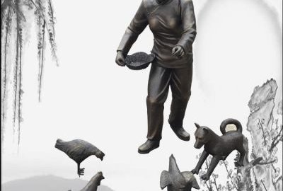 農耕系列之喂雞人物雕塑