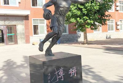 “拼搏”籃球運動人物雕塑