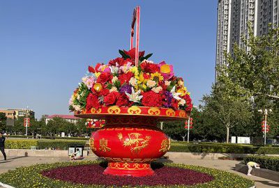 玻璃鋼大花籃節日景觀雕塑